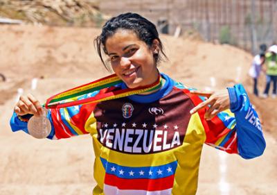 Venezolana Stefany Hernández correrá en la copa internacional de bicicross en Argentina