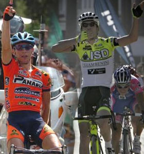 Giovanni Visconti (Farnese Vini Neri Sottoli) Gana la 5ta etapa de la Coppi Bartali y Sella es el Campeon