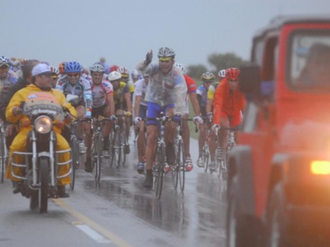 Vuelta Ciclista del Uruguay, los principales equipos quedaron descalificados. Solo 30 pedalistas siguen en la prueba