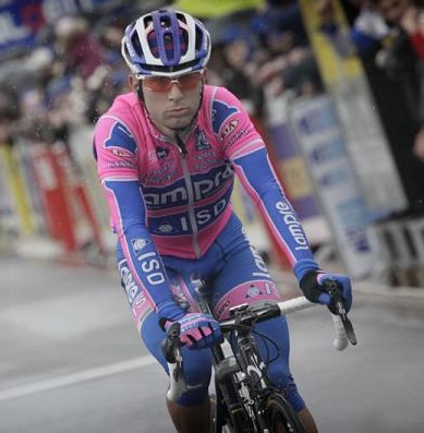 Diego Ulissi (Lampre) gana 17 etapa del Giro por descalificacion de Visconti