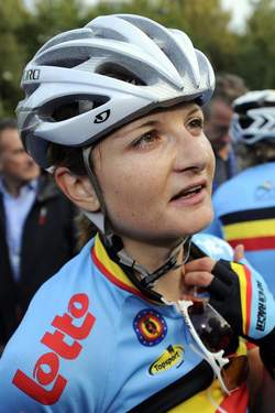 Ciclista Belga Grace Verbeke (Lotto)  Gravemente herida tras ser arrollada por un auto