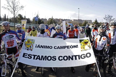 Como apoyo a Contador, Más de cien personas, en marcha ciclista en Valladolid