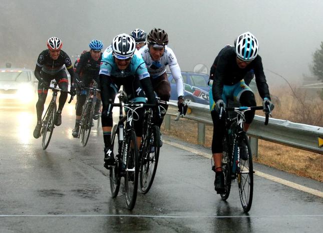 Brajkovic gana entre el frío y el caos la 3ra etapa de la Vuelta a Catalunya 2012