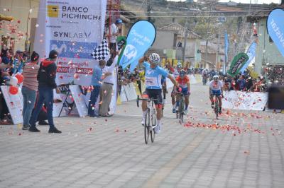 Byron Guamá repite victoria en la etapa 3 de la Vuelta Ciclistica a Ecuador