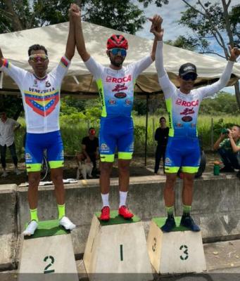 Ciclistas Monaguenses arrazaron en el Clásico Homenaje al Campeon  Guayanés Xavier Quevedo.